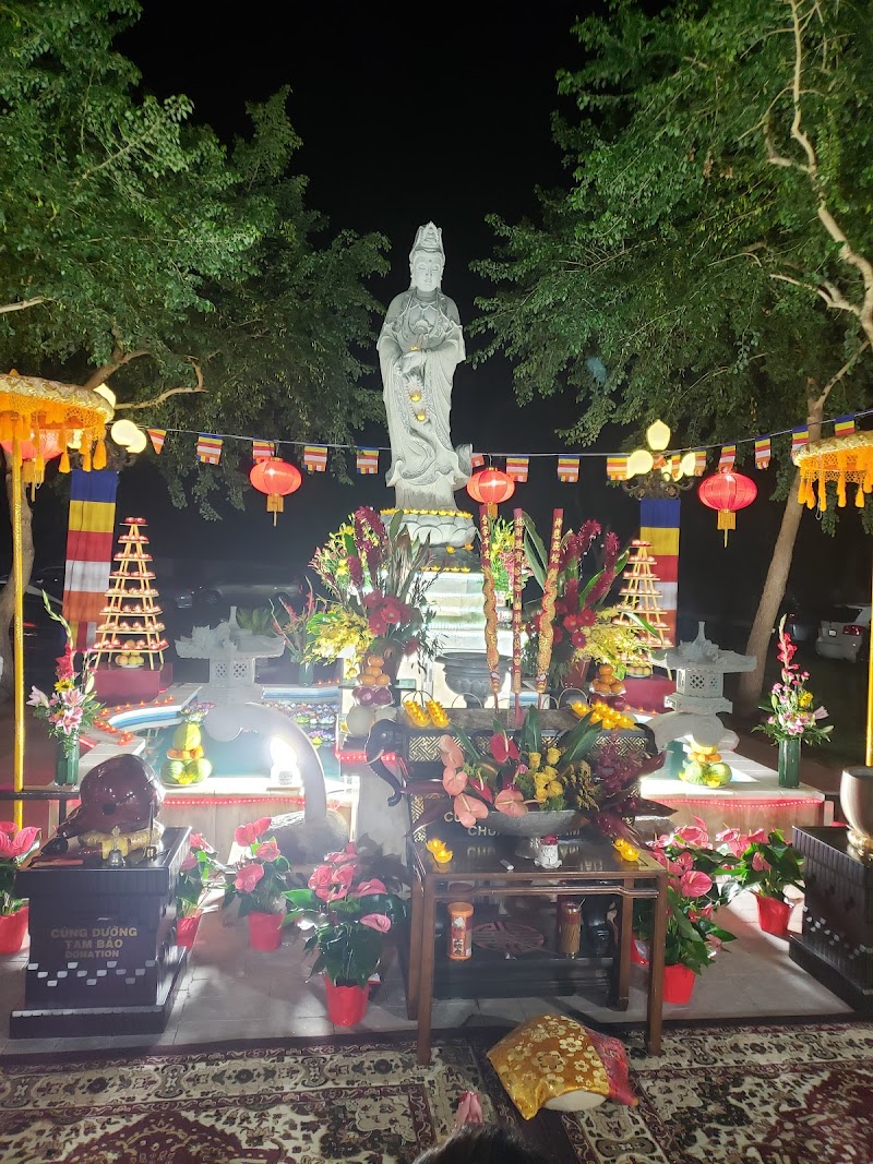 TRUC LAM BUDDHIST CENTER/CHUA TRUC LAM photo 3