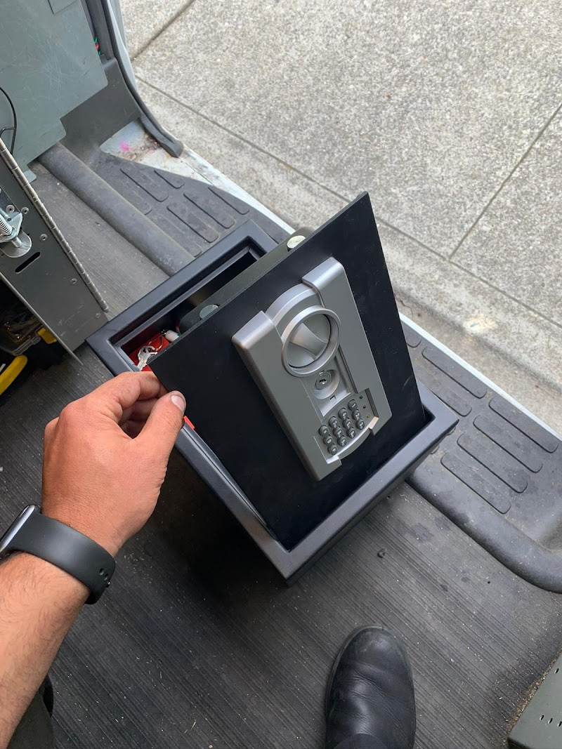 LuckyLock Locksmith photo 3