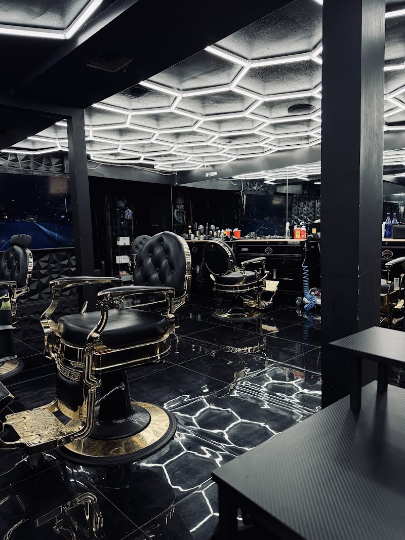 Photo of Deng the Barber