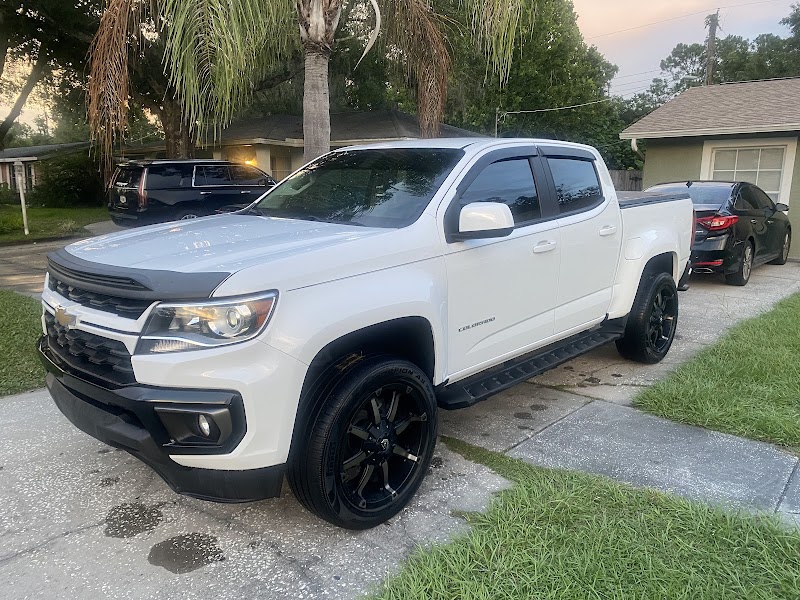 Auto glow detailing photo 2