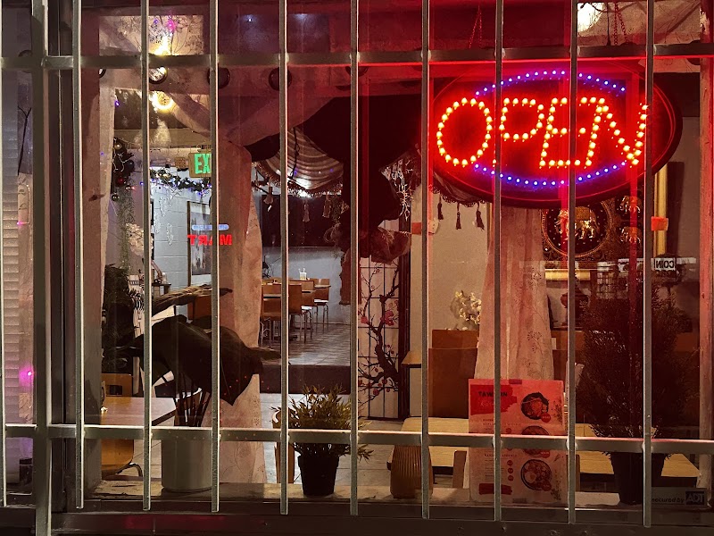 Royal Taw Win Thai & Burmese Restaurant