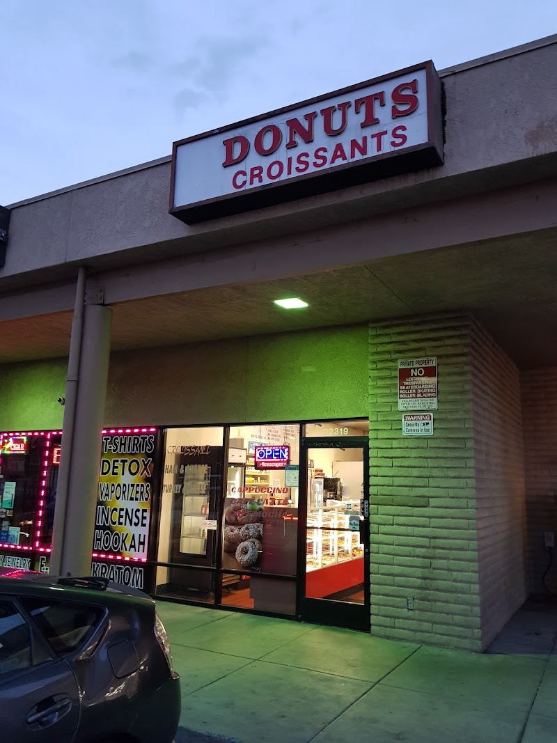 Photo of Lee's Donuts