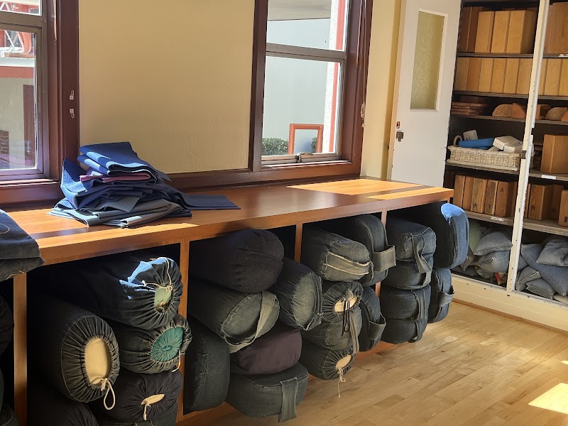 Iyengar Yoga South Bay photo 4