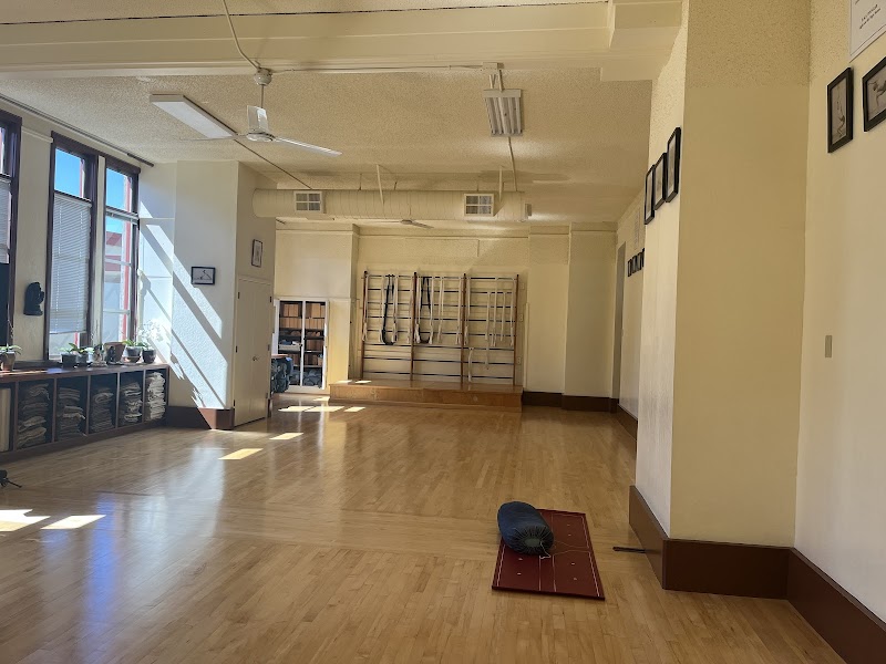 Iyengar Yoga South Bay photo 3