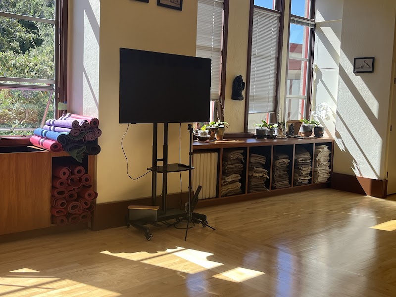 Iyengar Yoga South Bay photo 2