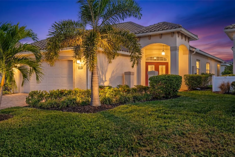 Christina Vallianos, RE/MAX Realty Unlimited photo 4