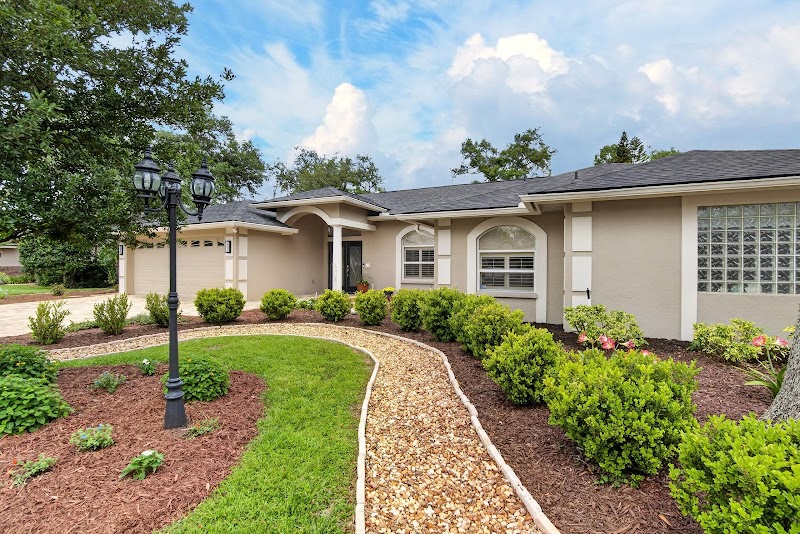 Christina Vallianos, RE/MAX Realty Unlimited photo 2