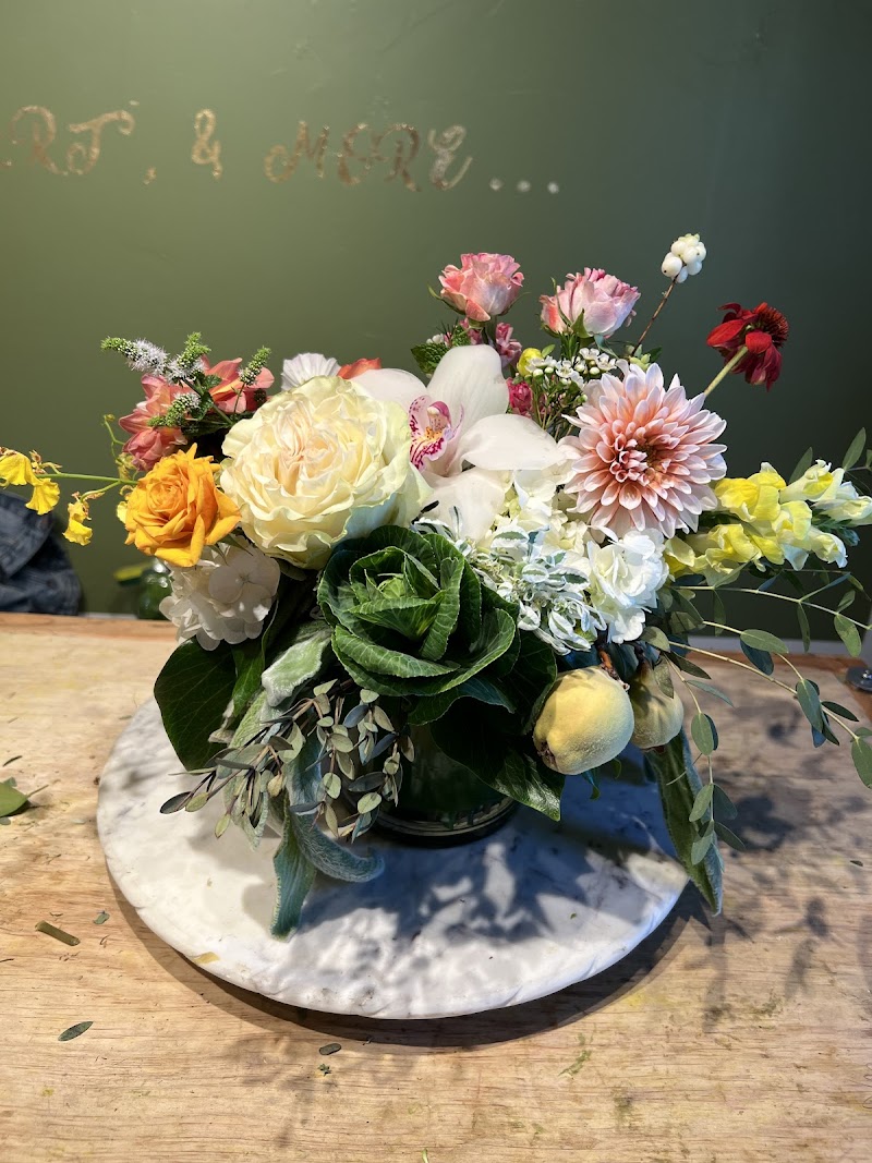 Sarabella Flower Shoppe photo 3