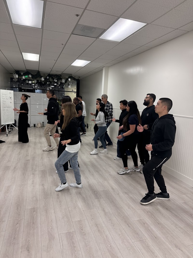 Hola Bachata Dance School (Emily & Tonnam) photo 3