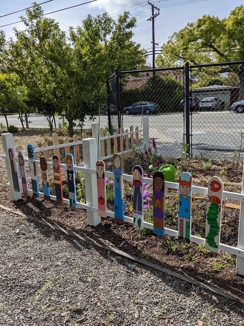 Photo of Fairmeadow Elementary School Garden