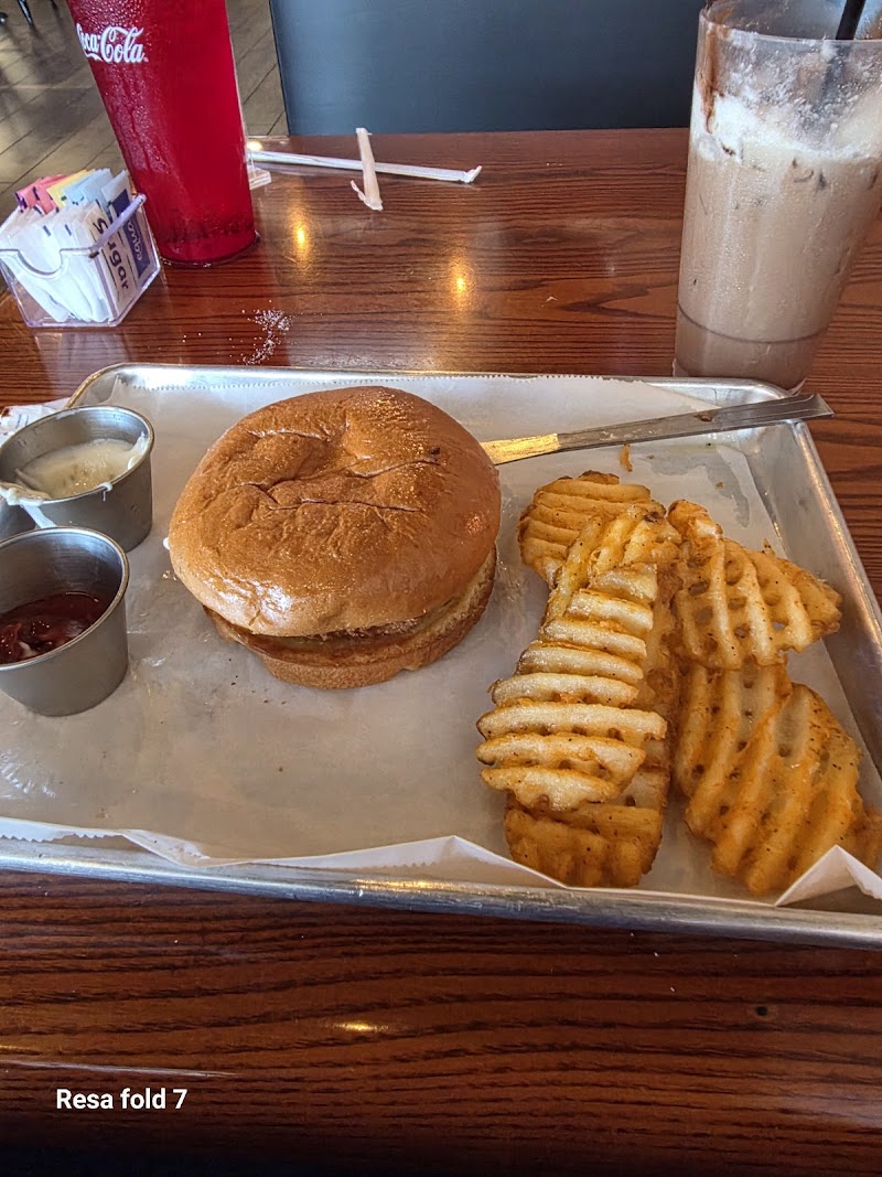 Cozy Coffee Restaurant & Bar photo 3
