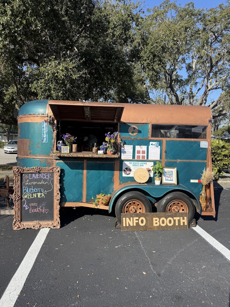 The Rustic Avenue Mobile Bar photo 4