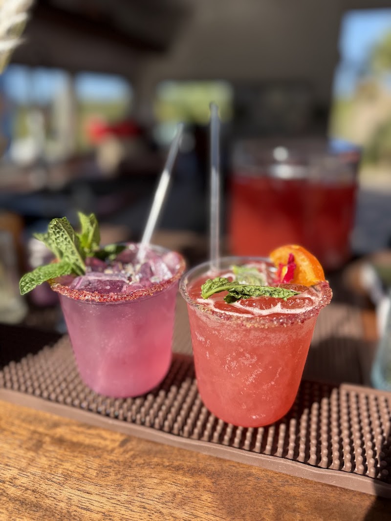 The Rustic Avenue Mobile Bar photo 5