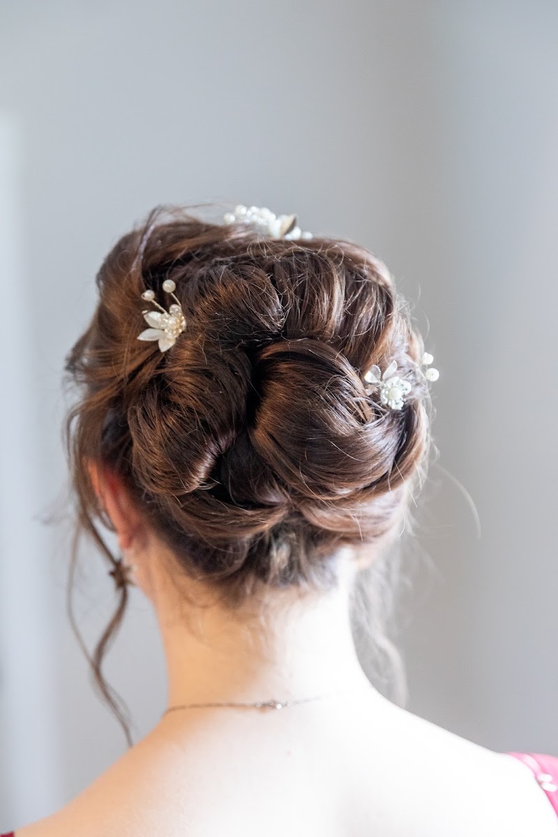 Country Woods Hair Designs photo 2