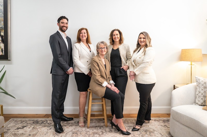Lisa & Lisa Real Estate Consultant Group photo 2