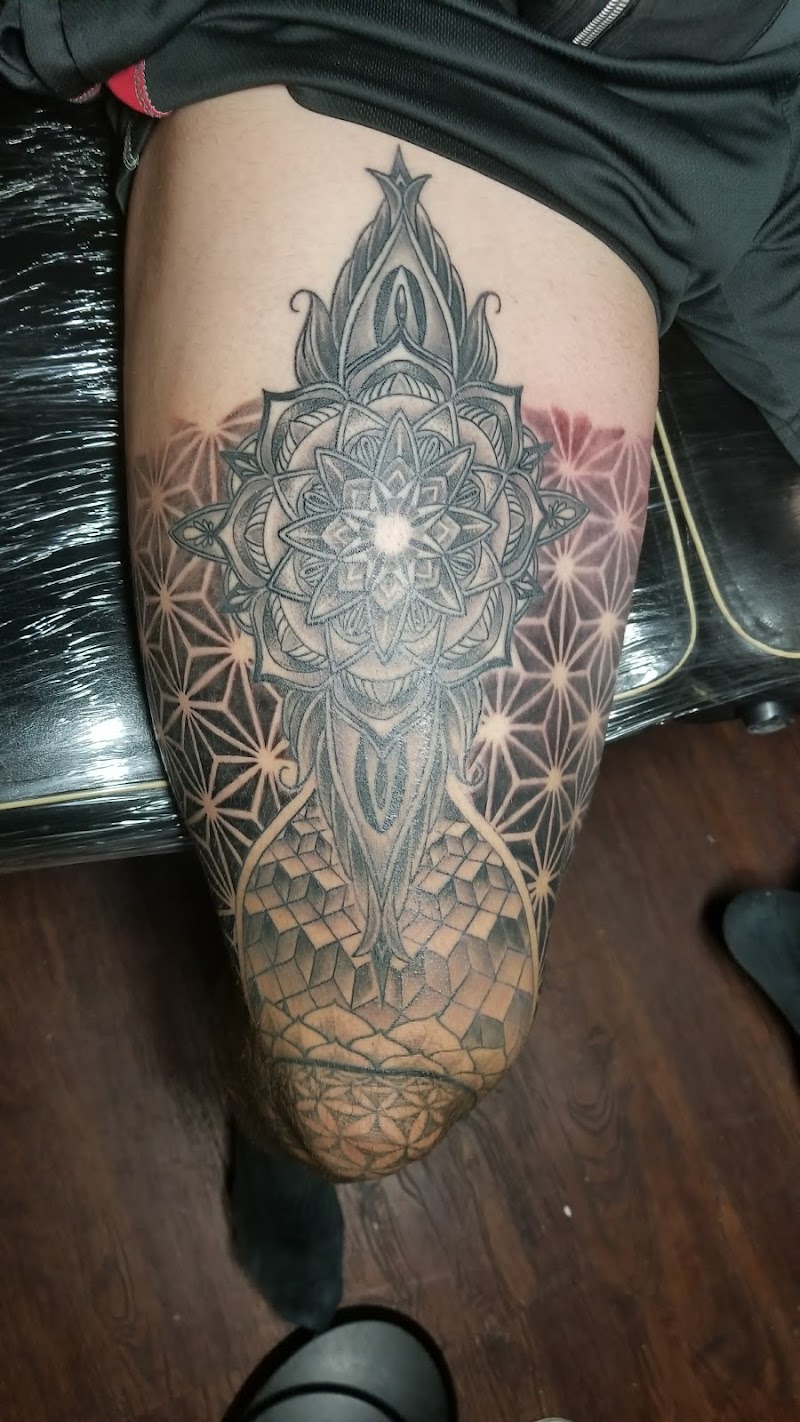 Dv8 Tattoos & Body Piercing photo 5