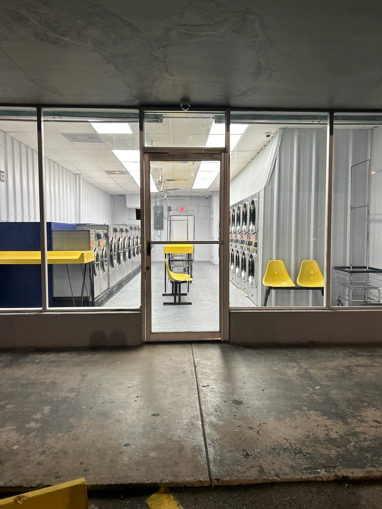 Apollo Beach Laundry photo 4