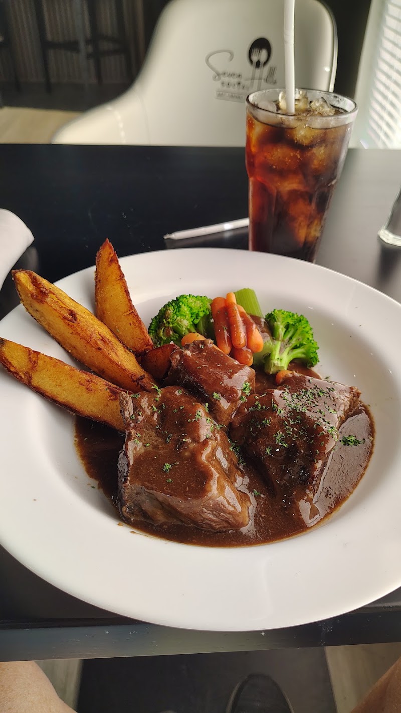 Legends Restuarant at Seven Hills photo 3