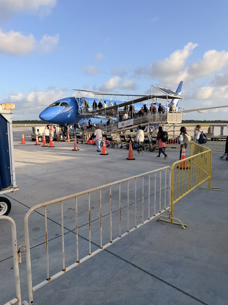 Vero Beach Regional Airport photo 3