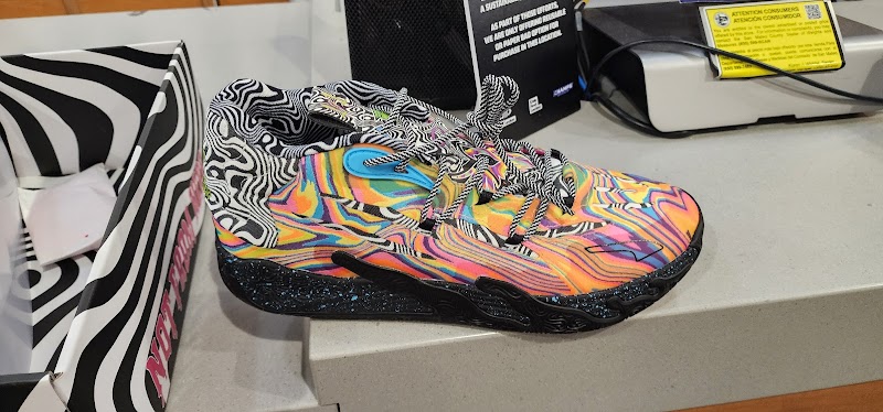 Champs Sports photo 5