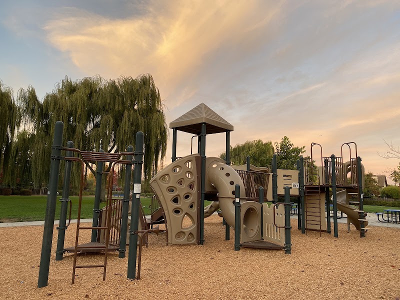 Farragut Park photo 2