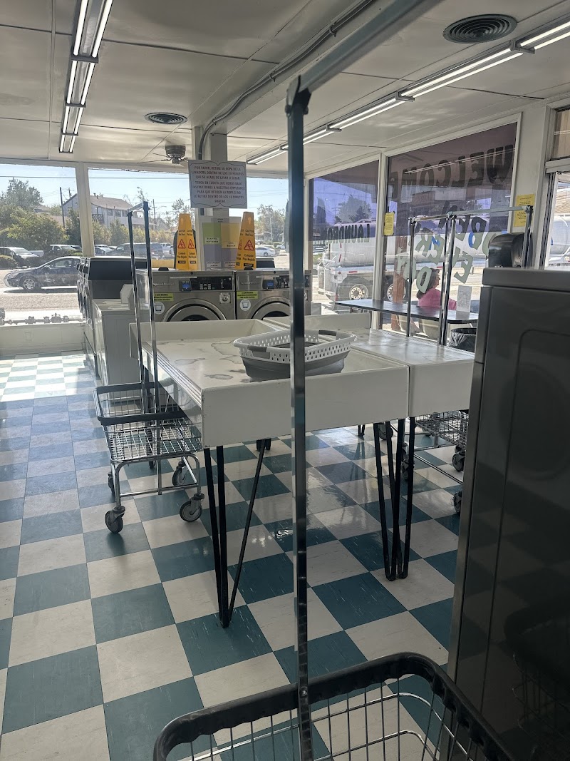 Highway 12 Laundry photo 4