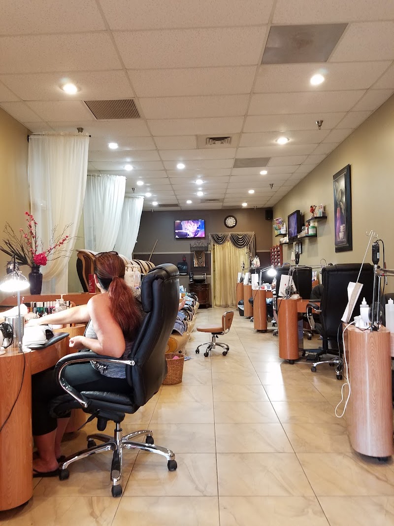 Photo of Busy Nails