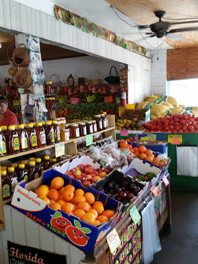 Sue's Farmers Market photo 2