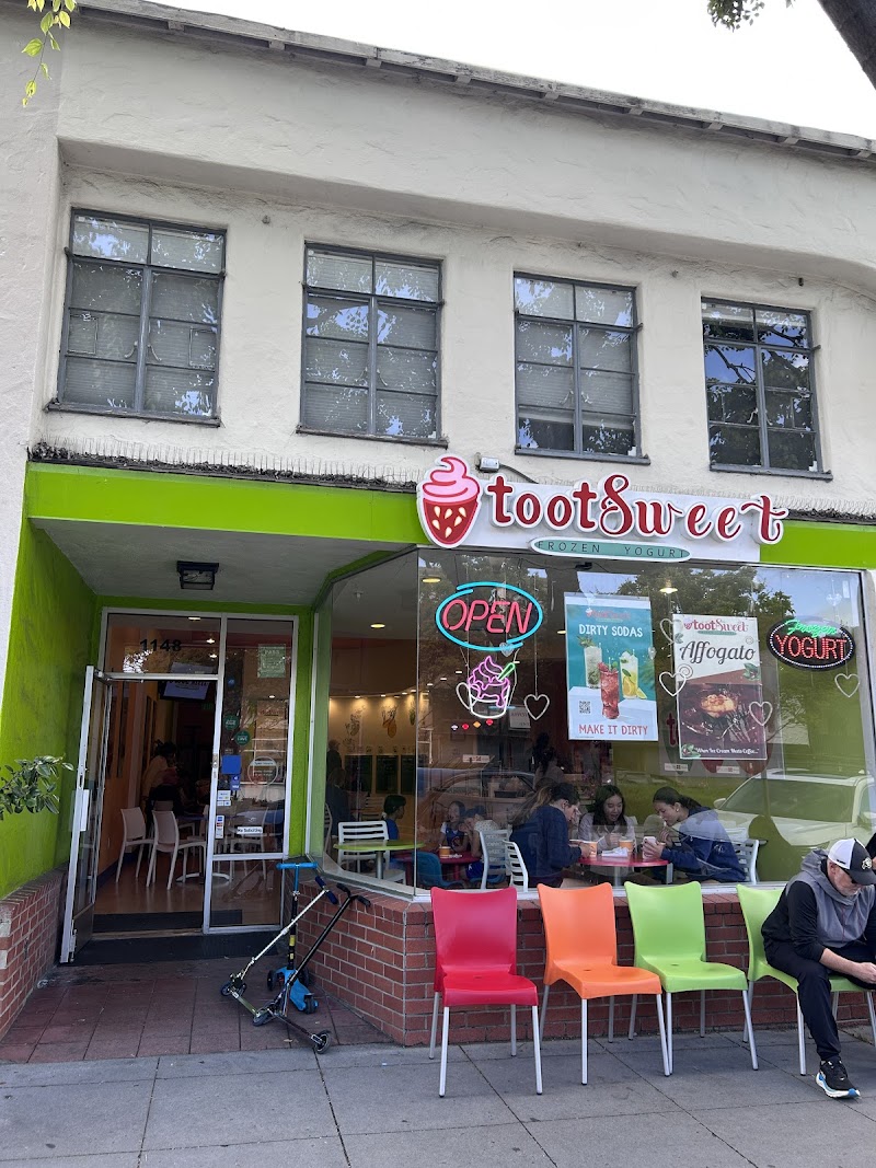 Toot Sweet Frozen Yogurt photo 3