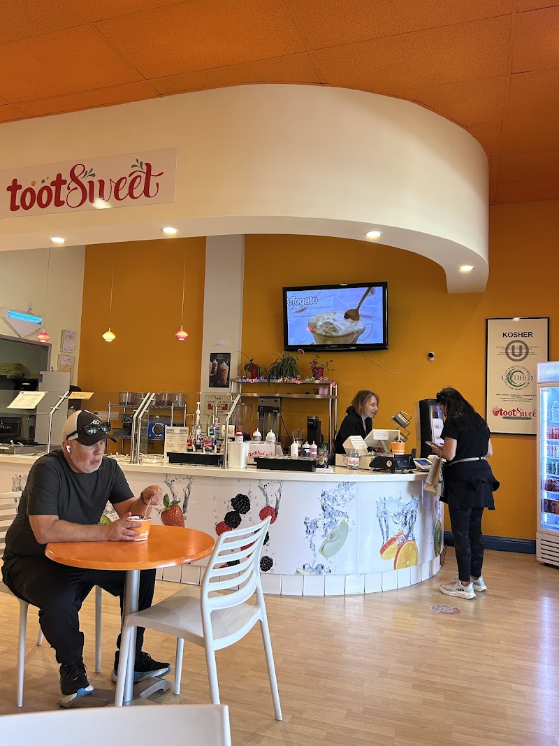 Toot Sweet Frozen Yogurt photo 5