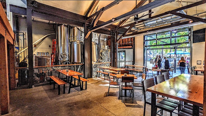 Side Gate Brewery & Beer Garden photo 3
