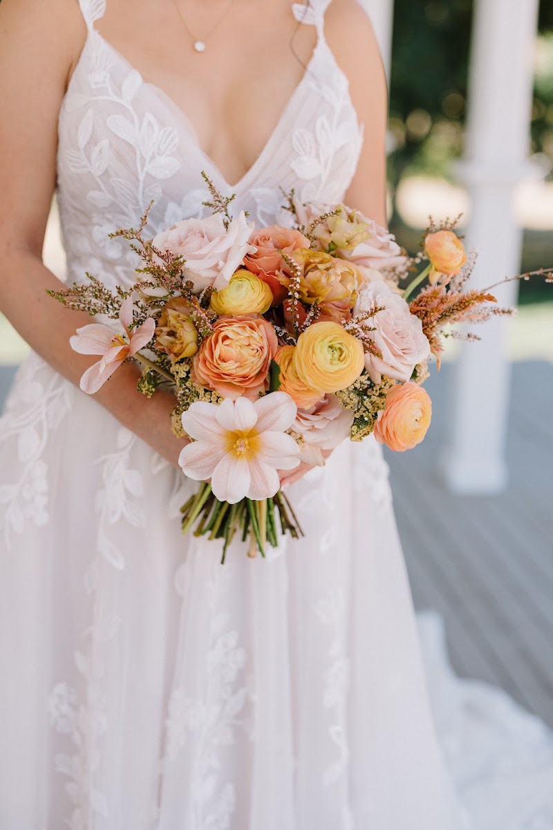 Aimee Lomeli Floral Designs photo 2