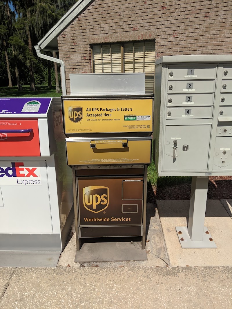 Photo of UPS Drop Box
