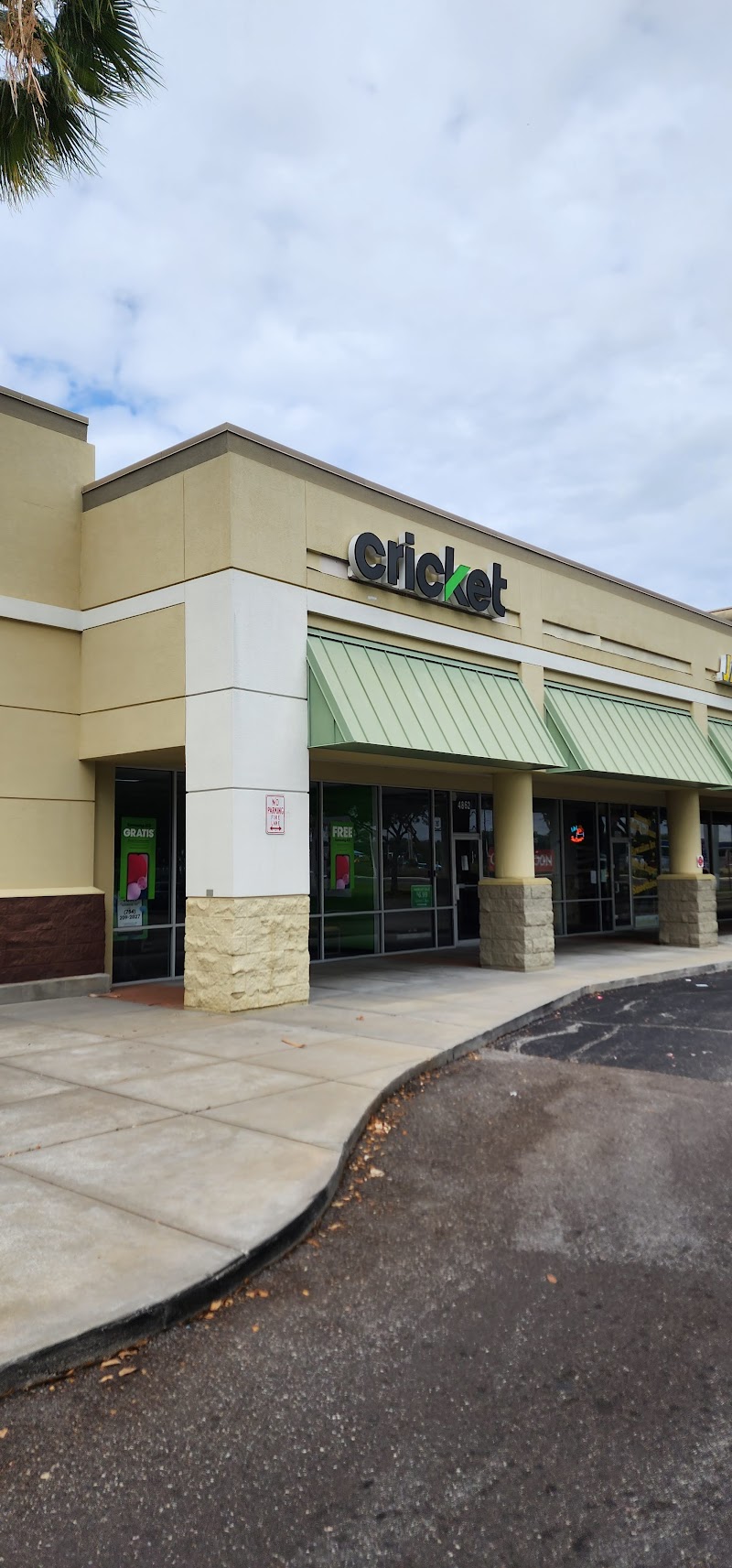 Cricket Wireless Authorized Retailer photo 3