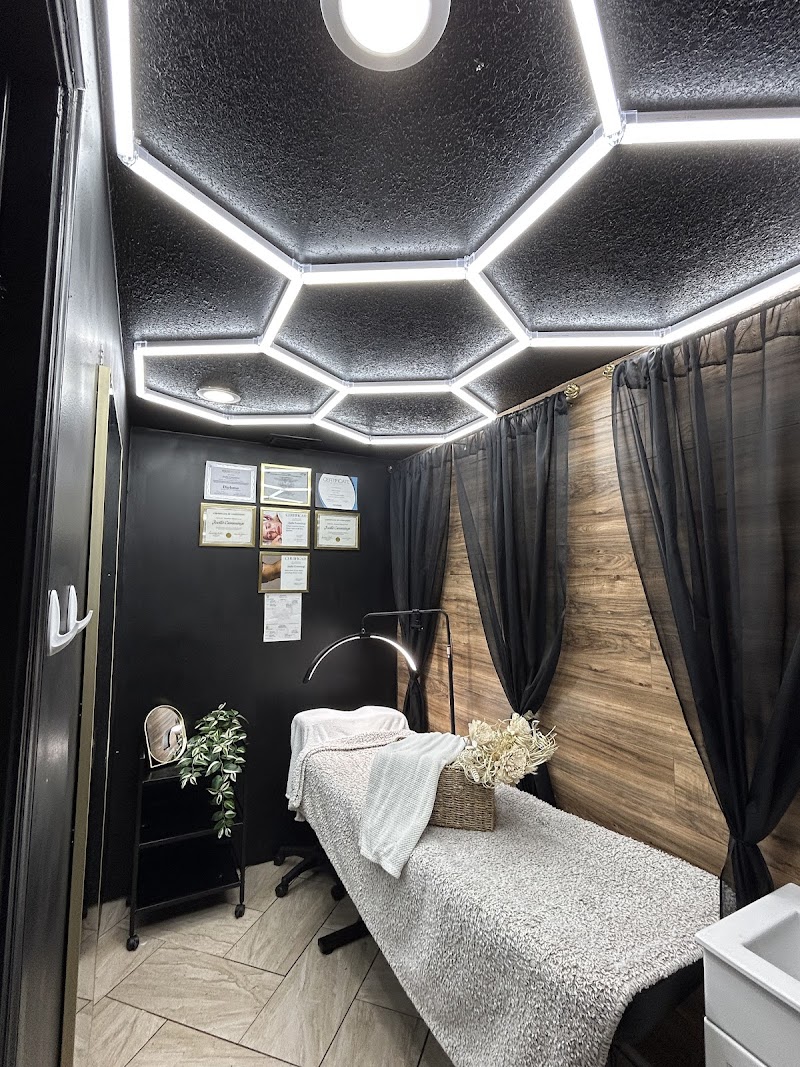 2 Fresh Barbershop & Spa photo 4