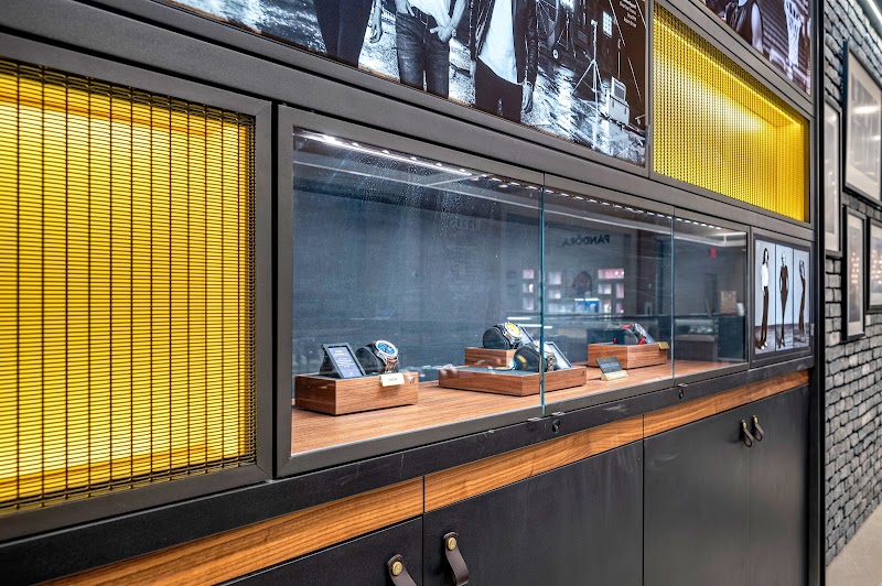 REEDS Jewelers photo 5