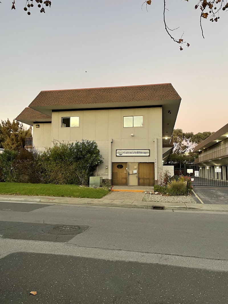 California Self Storage photo 3