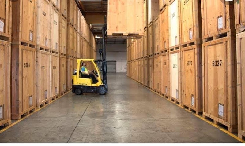 Universal Moving & Storage photo 3