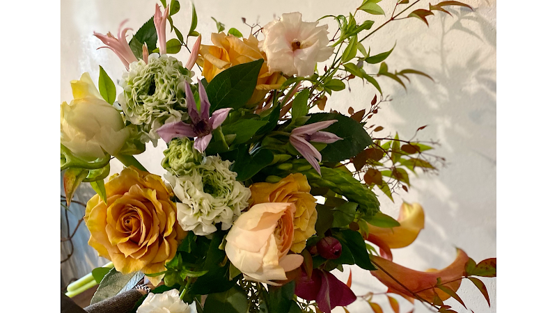 Momo's Flowers and More photo 2
