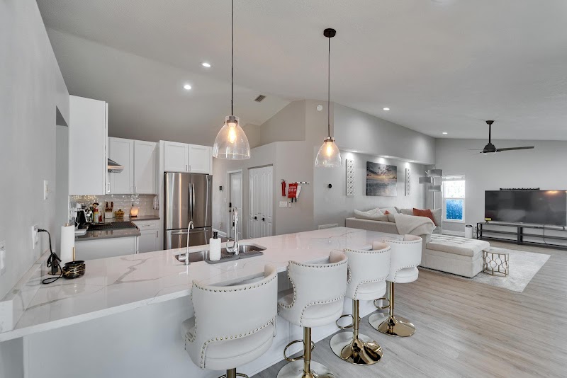 Aviree Jordan - RE/MAX Realty Unlimited photo 2