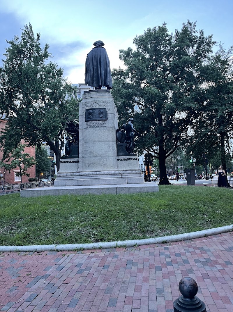 General Marquis de Lafayette Statue photo 2