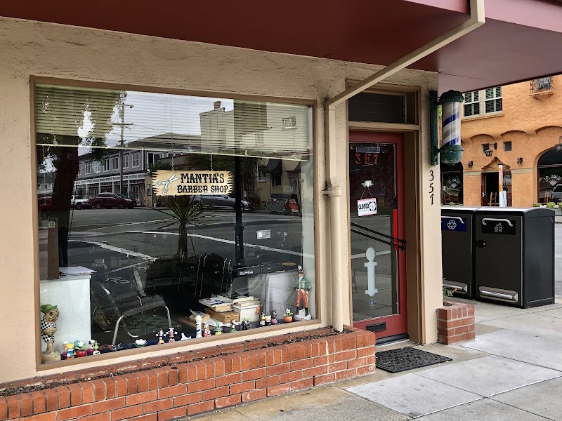 Photo of Mantias Barber