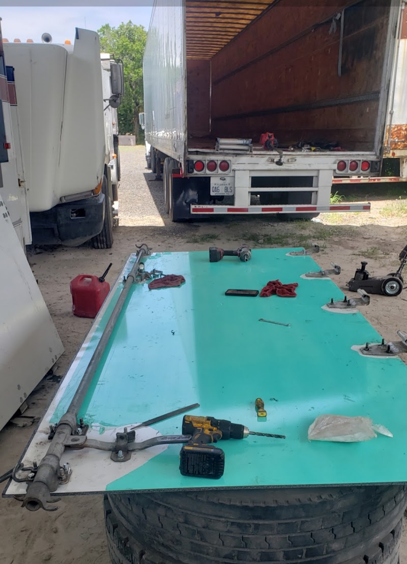 123 Truck Parking & Repair photo 5