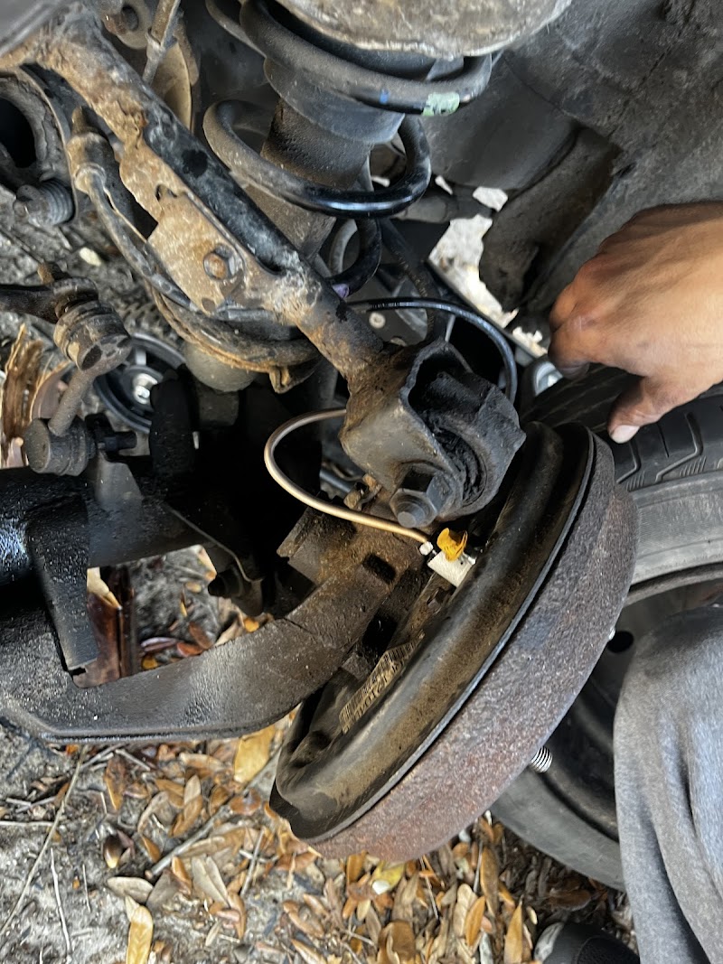 The Genuine Master Mechanic photo 3