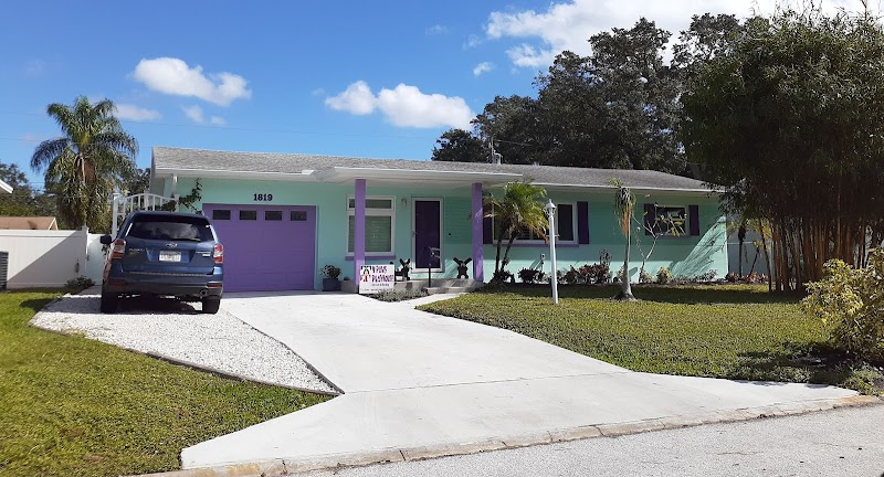 Photo of 4 Paws Playhouse