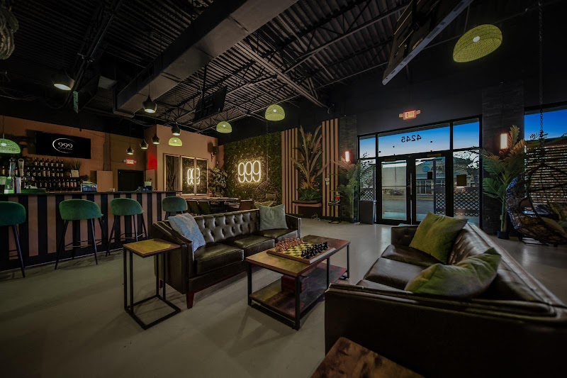999 Lounge and Bar photo 3