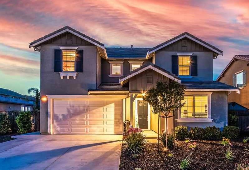 Robin Young | COMPASS | REALTOR® | DRE# 01162115 photo 2