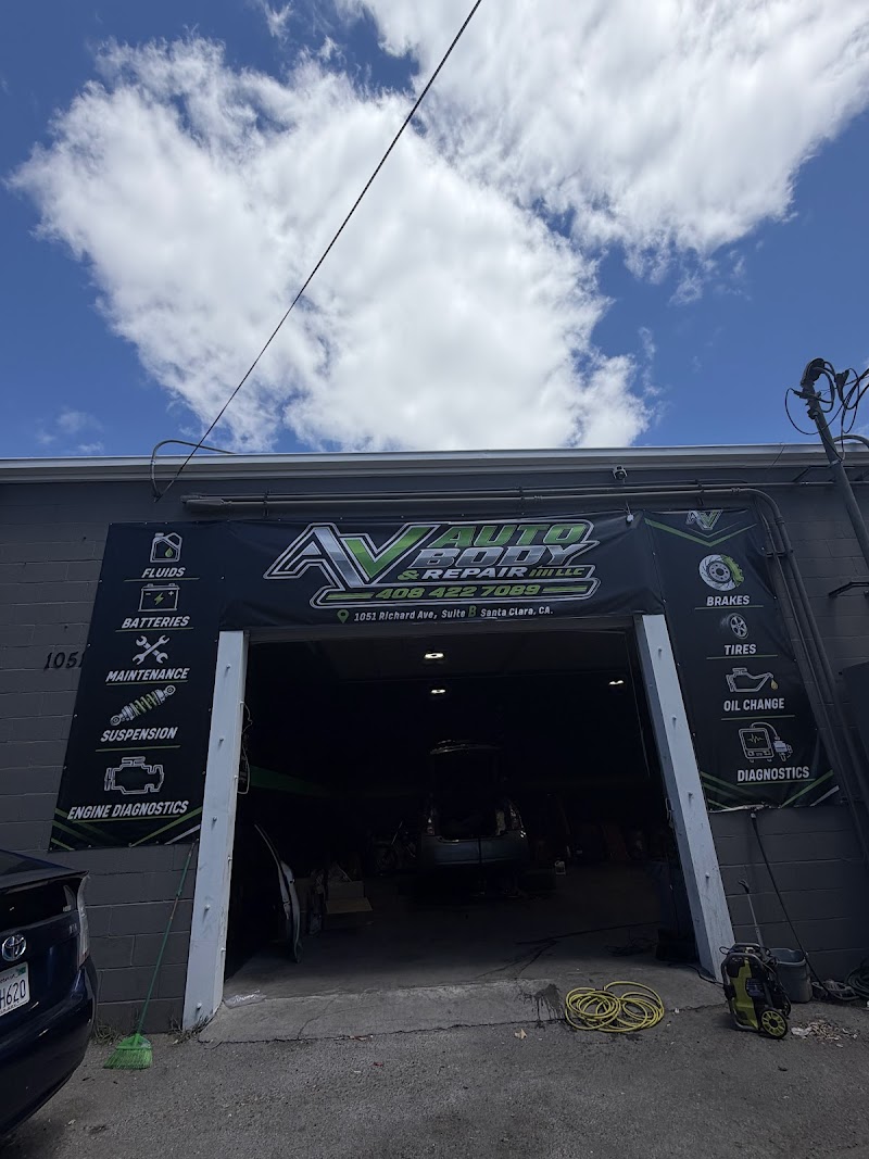 Av auto body & repair Llc photo 4
