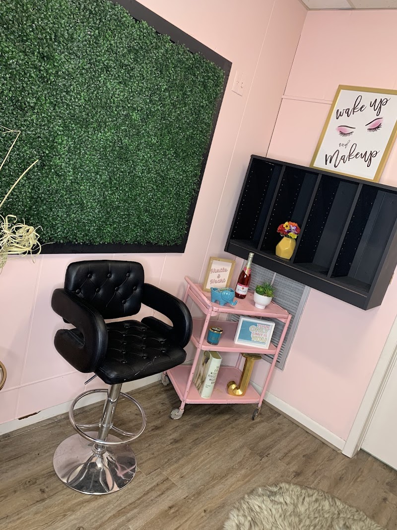lavish lox beauty lounge photo 3