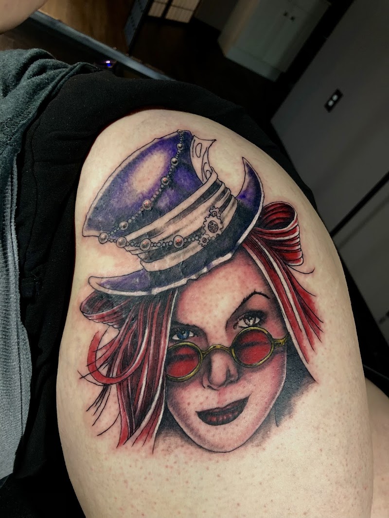 Raven’s Nest Tattoo and Galleries photo 4